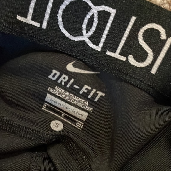 NIKE BUNDLE - Picture 14 of 16